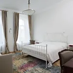 Cosy Old Апартаменты *